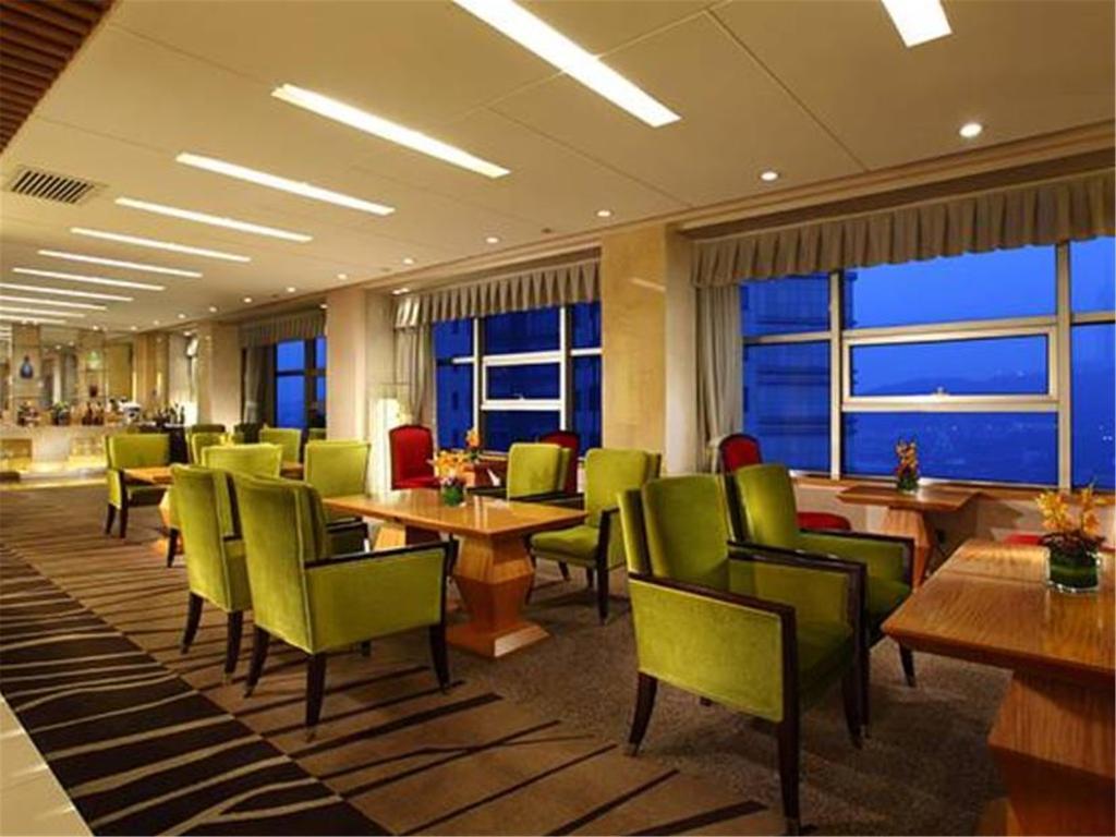Отель Kempinski 5*